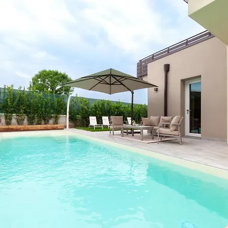 Melodica Villa Carzago Riviera